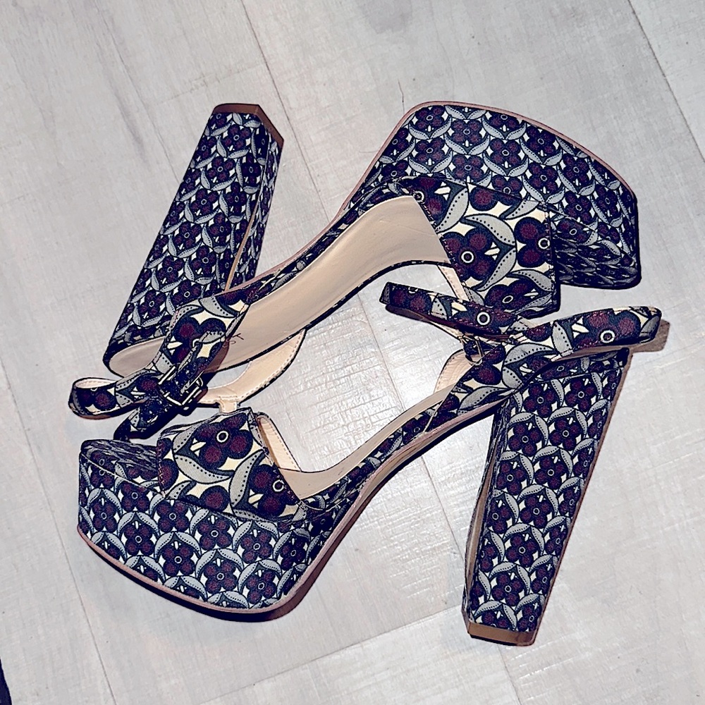 Nine West Platform